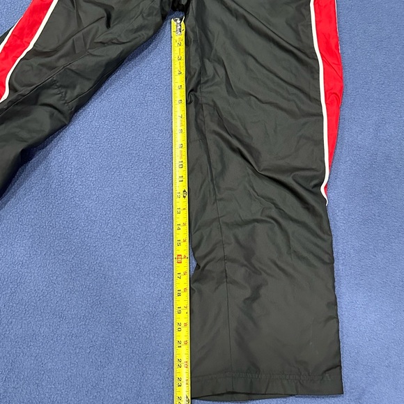 Nike Boys sweats size large, polyester, side pockets, open leg (non-elastic) - Picture 10 of 12